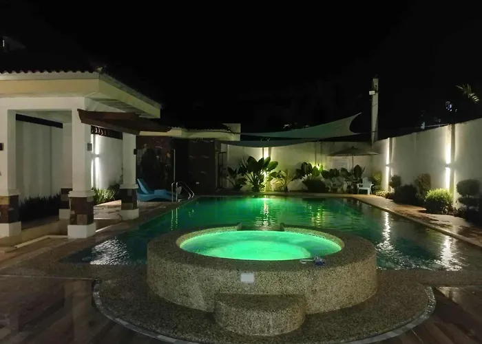 Villa De Ciudad *