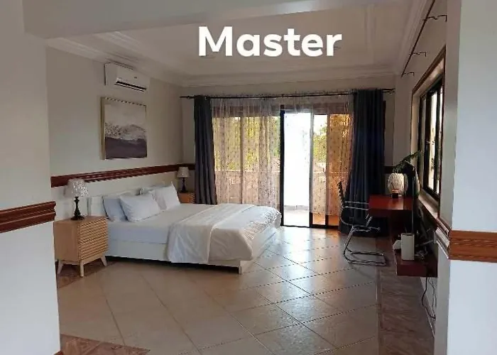 Villa De Ciudad *